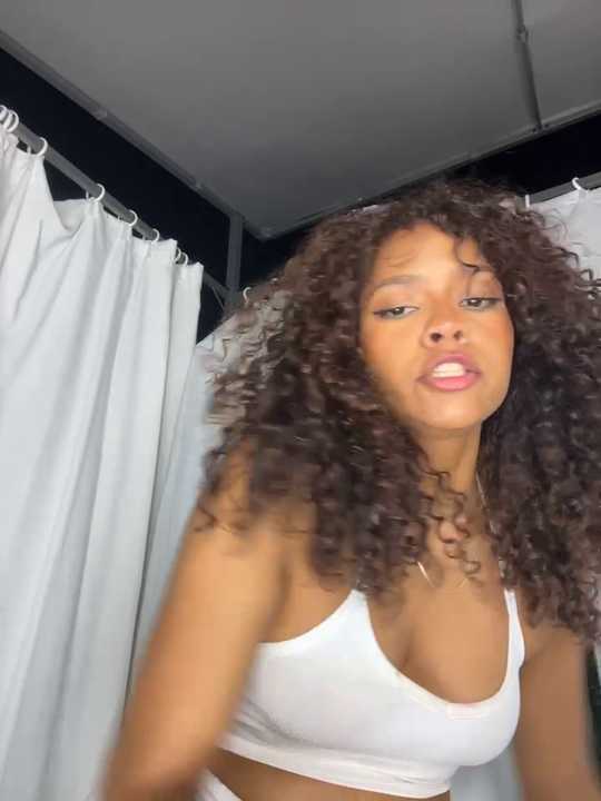 CurlyOopsieXXX