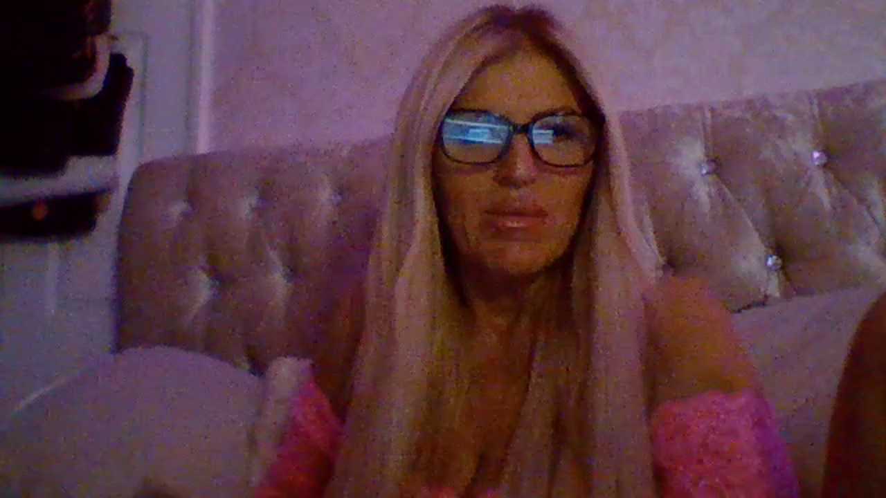 Curvy-Jenna cam recording