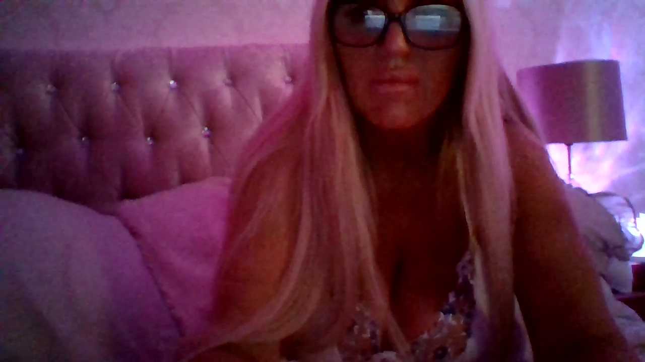 Curvy-Jenna cam recording