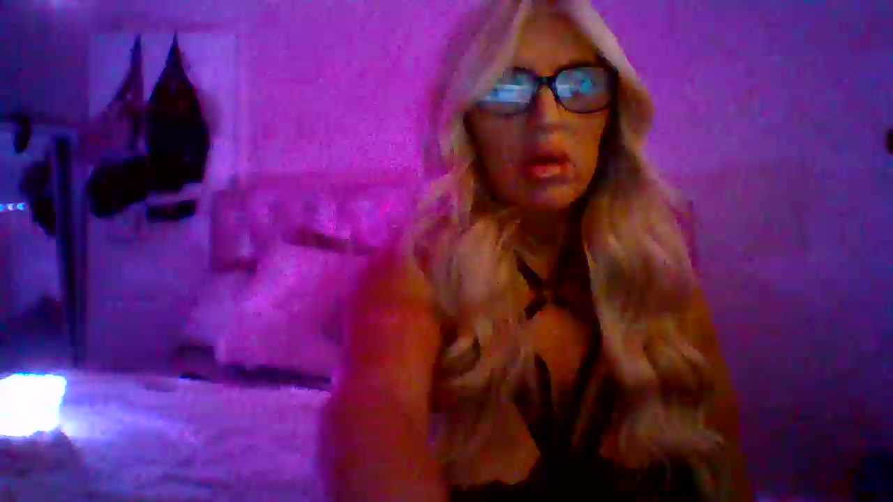 Curvy-Jenna cam recording