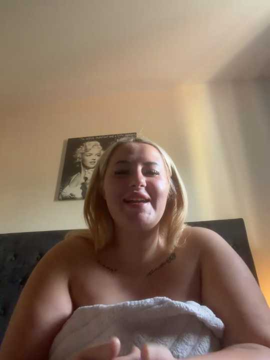 CurvyBaby14 cam recording