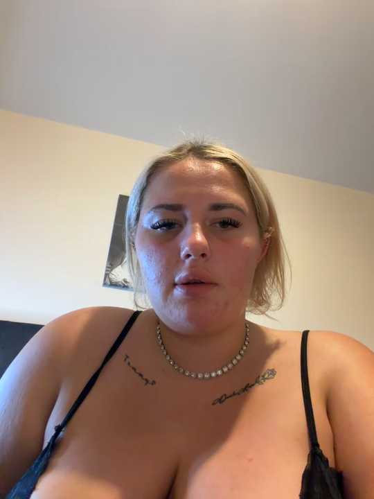 CurvyBaby14 Stripchat recording – Oct 19, 2026