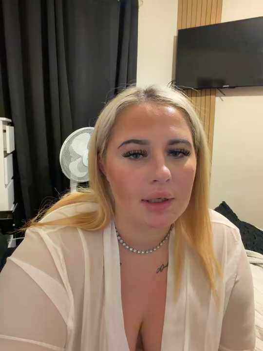 CurvyBaby14 cam recording
