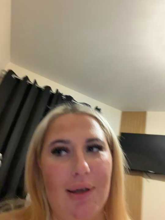 CurvyBaby14
