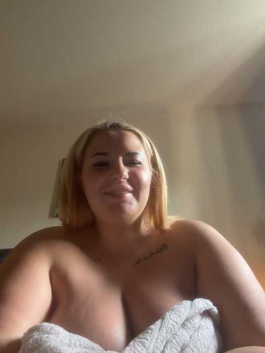 CurvyBaby14 cam recording