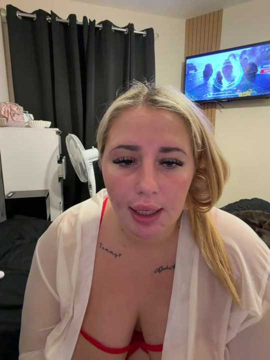 CurvyBaby14 cam recording