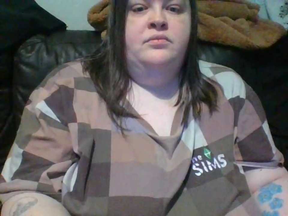 CurvyKirstiesX Stripchat recording – Oct 24, 2026