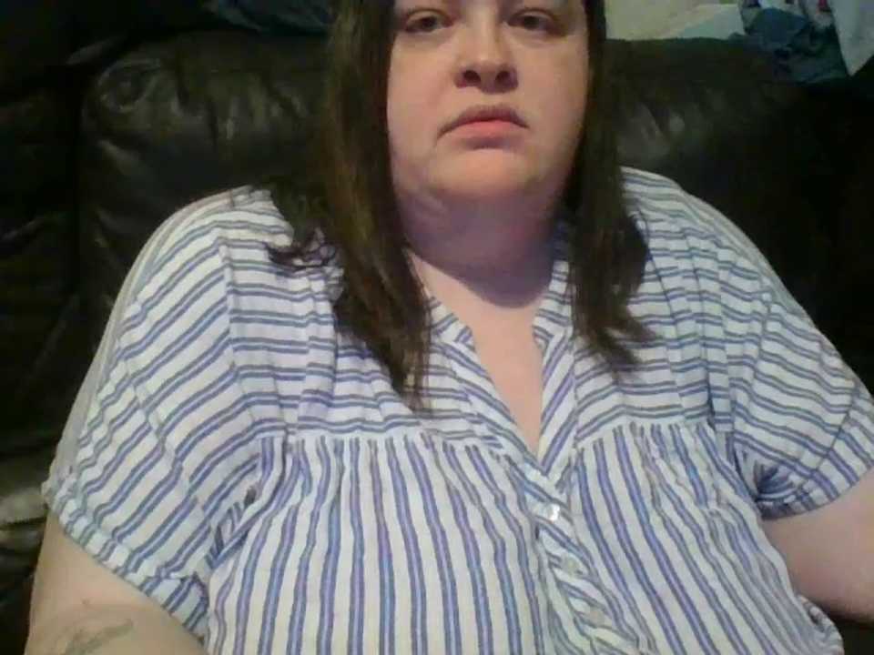 CurvyKirstiesX Stripchat recording – Oct 19, 2026