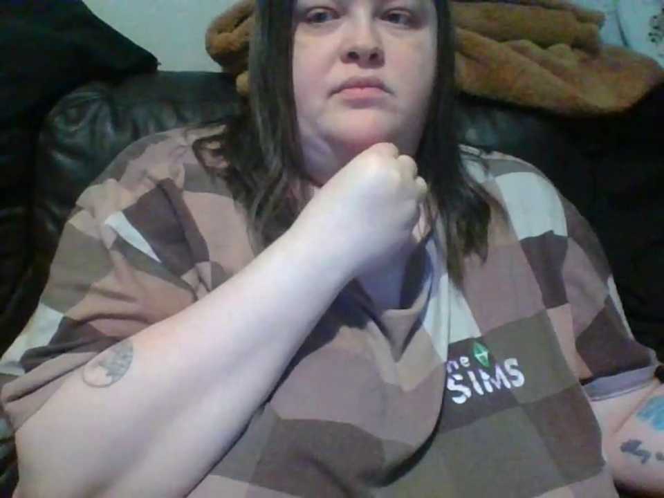 CurvyKirstiesX Stripchat recording – Oct 24, 2026