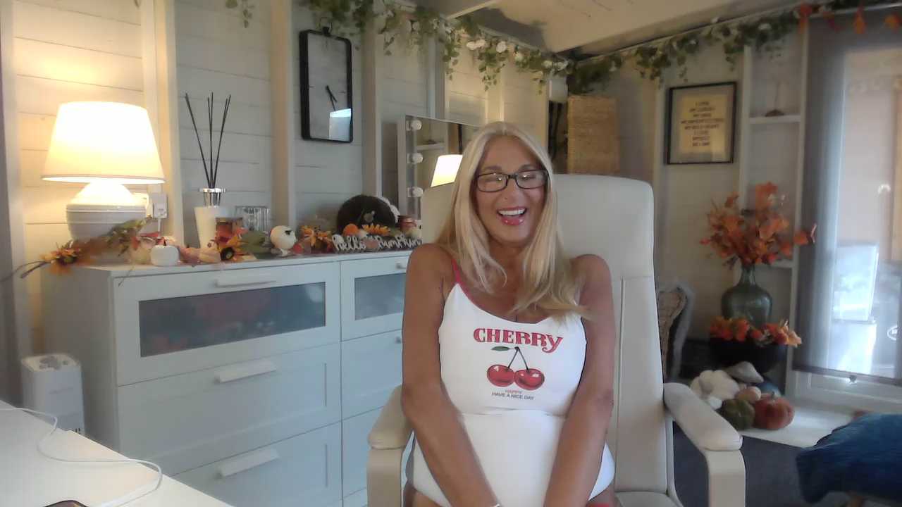 Curvy_DanishGoddess