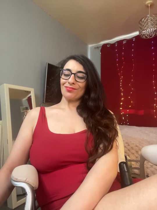 Curvy_bigtitts cam recording