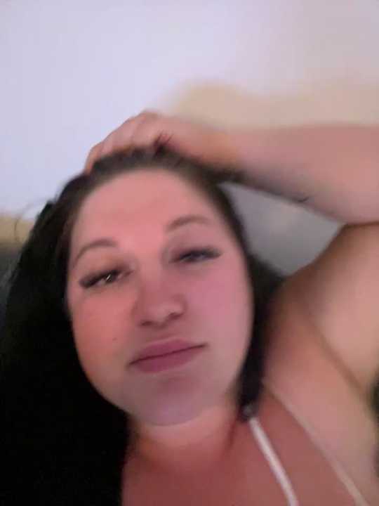 Curvybrunette1998