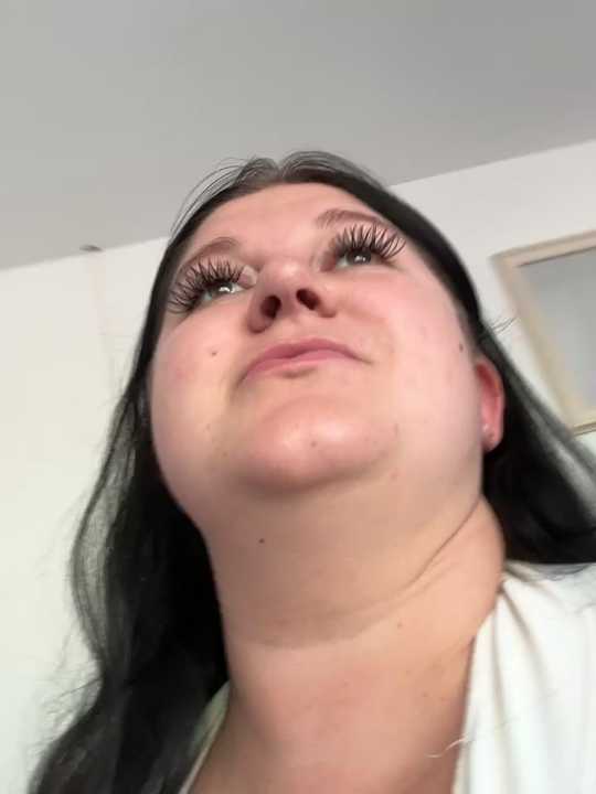 Curvybrunette1998