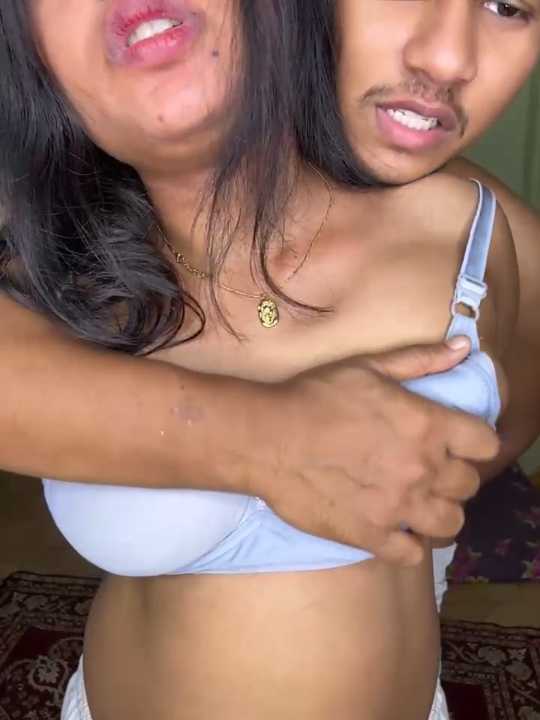 Desi_coupleShow