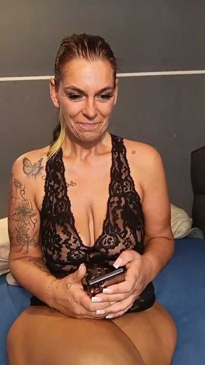 DienchenHot cam recording