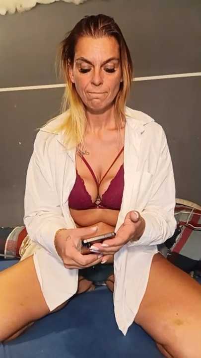 DienchenHot cam recording
