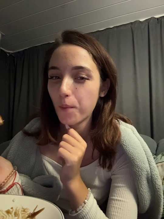 DollyTall Stripchat recording – Oct 19, 2026