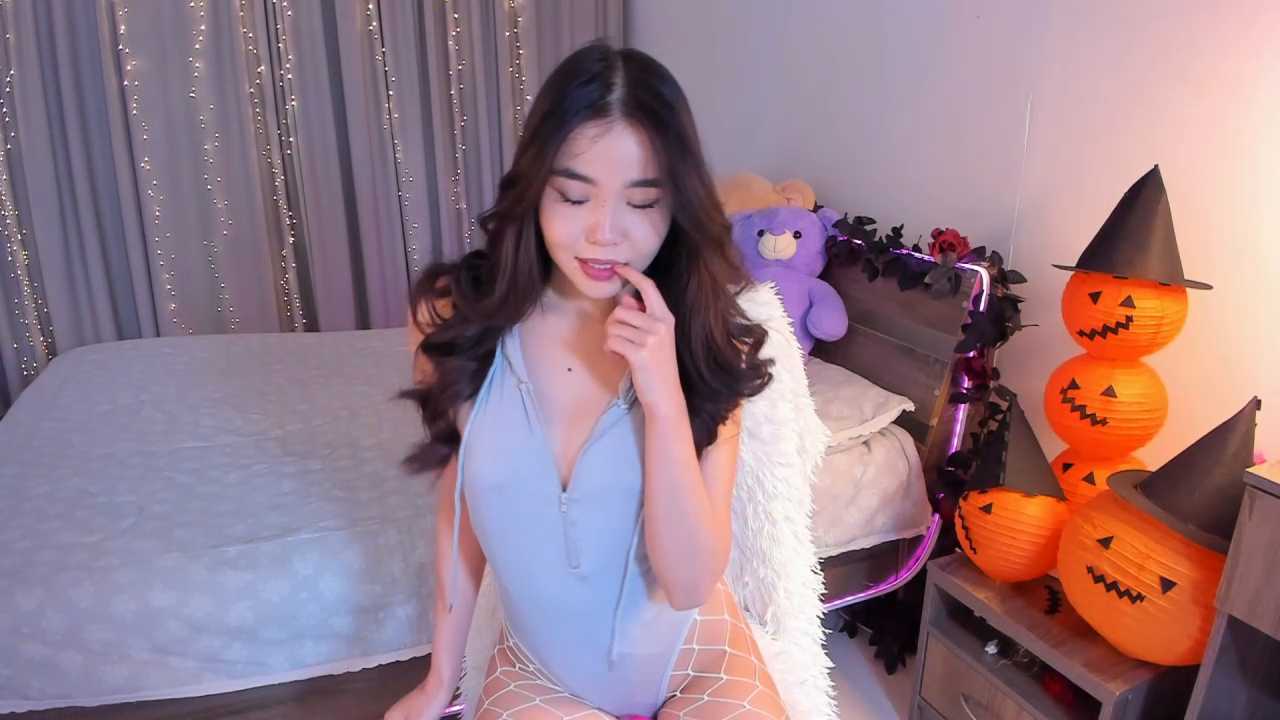 Dollyaa Stripchat recording – Oct 24, 2026