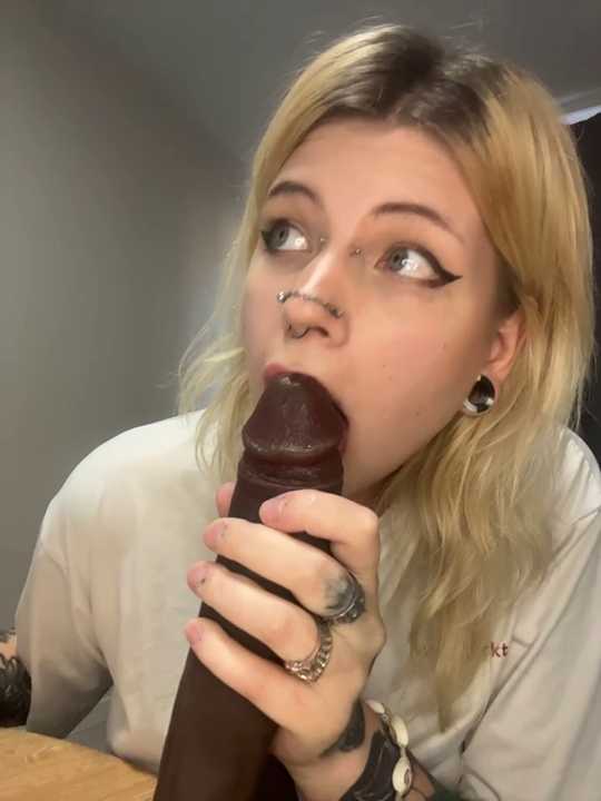 DriveCiri_ Stripchat recording – Oct 23, 2026