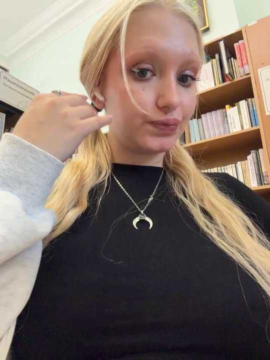 Elfi_InPublic
