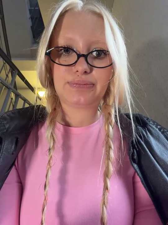 Elfi_InPublic cam recording