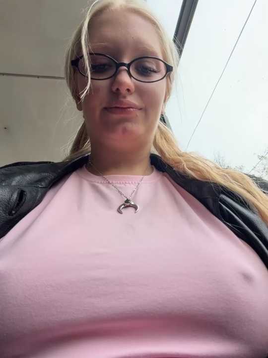 Elfi_InPublic