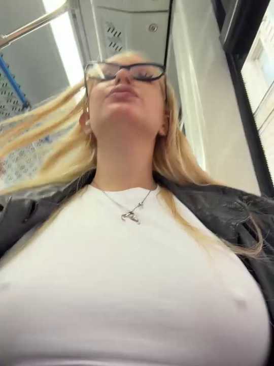 Elfi_InPublic cam recording