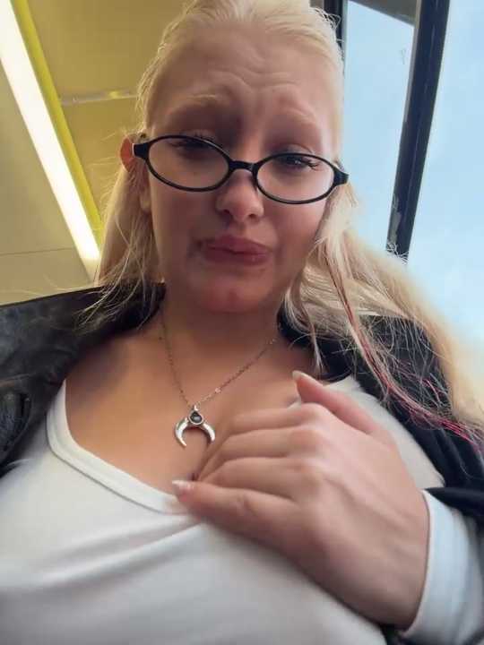 Elfi_InPublic cam recording