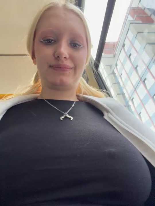 Elfi_InPublic