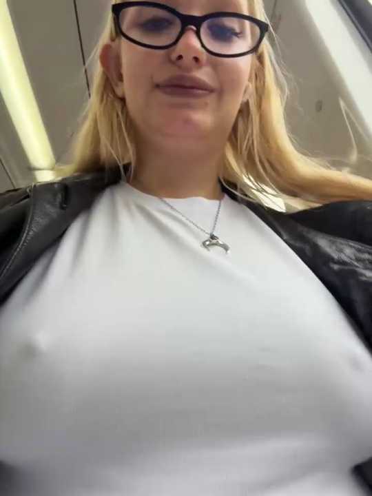 Elfi_InPublic cam recording