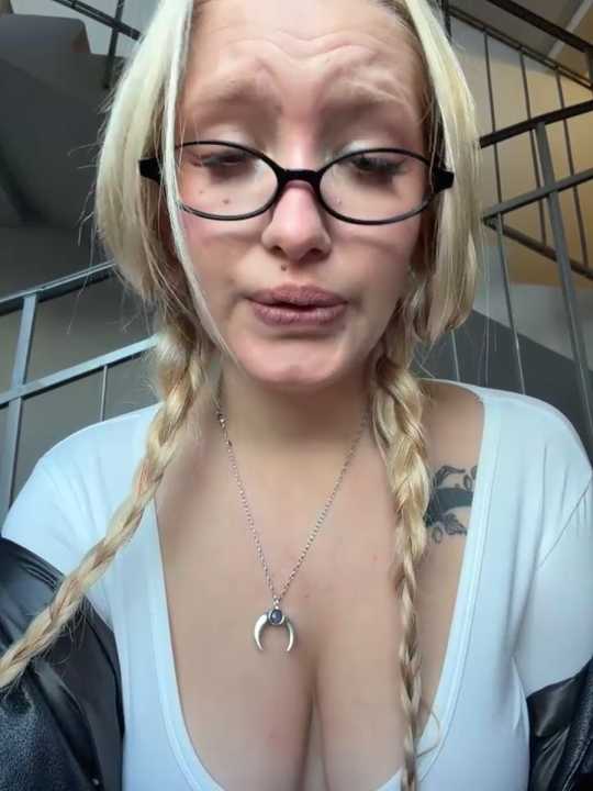 Elfi_InPublic cam recording