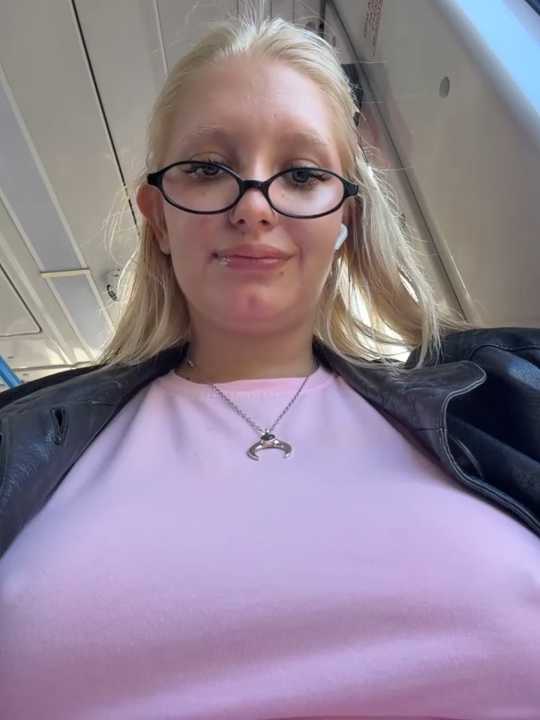 Elfi_InPublic