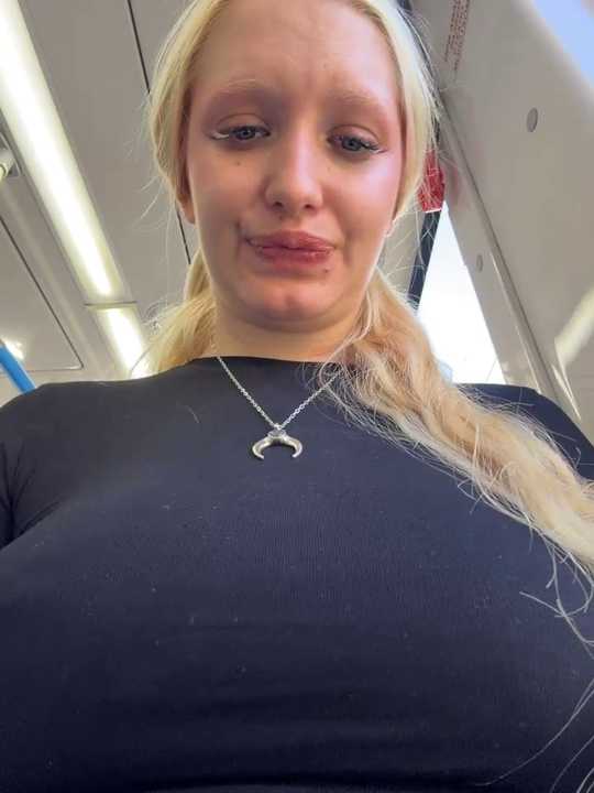 Elfi_InPublic
