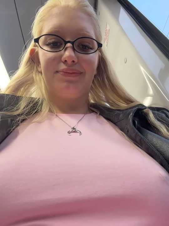 Elfi_InPublic