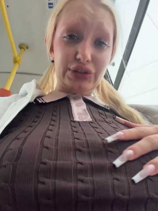 Elfi_InPublic cam recording