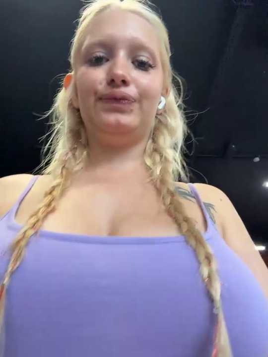 Elfi_InPublic cam recording