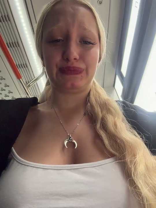 Elfi_InPublic
