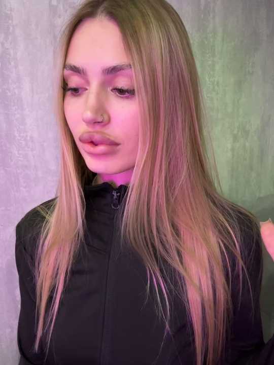 Elizabeth_Tay cam recording