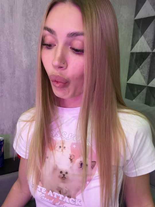 Elizabeth_Tay cam recording