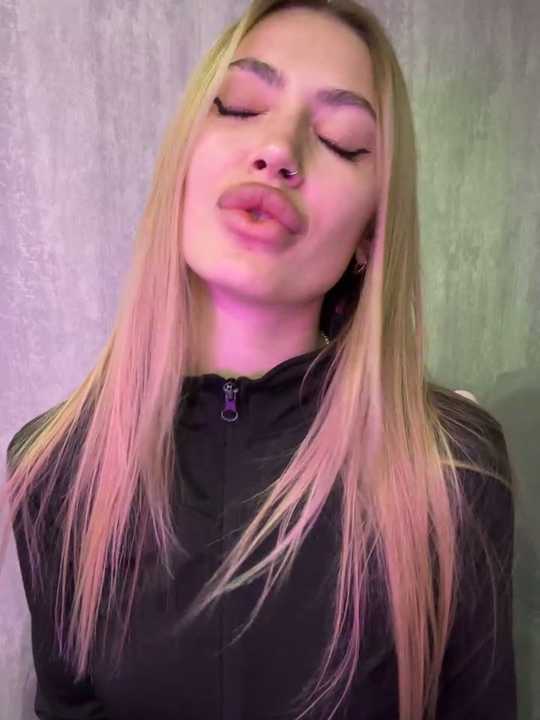 Elizabeth_Tay cam recording