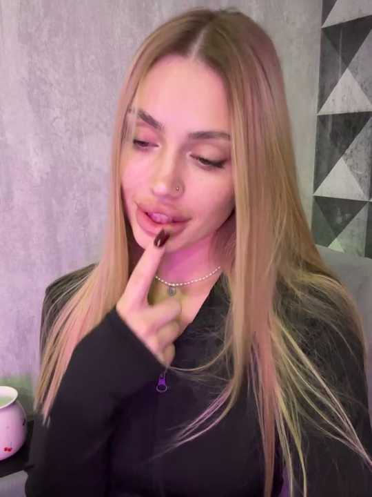 Elizabeth_Tay cam recording