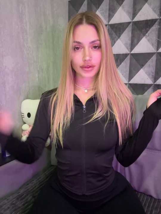 Elizabeth_Tay cam recording