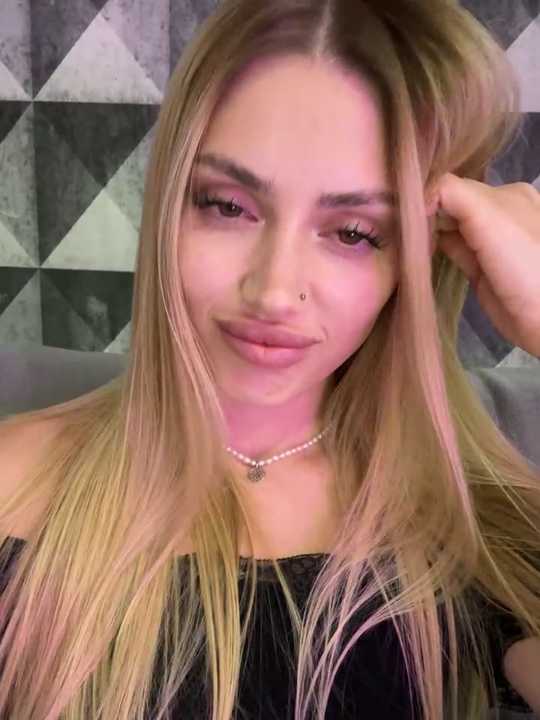 Elizabeth_Tay cam recording
