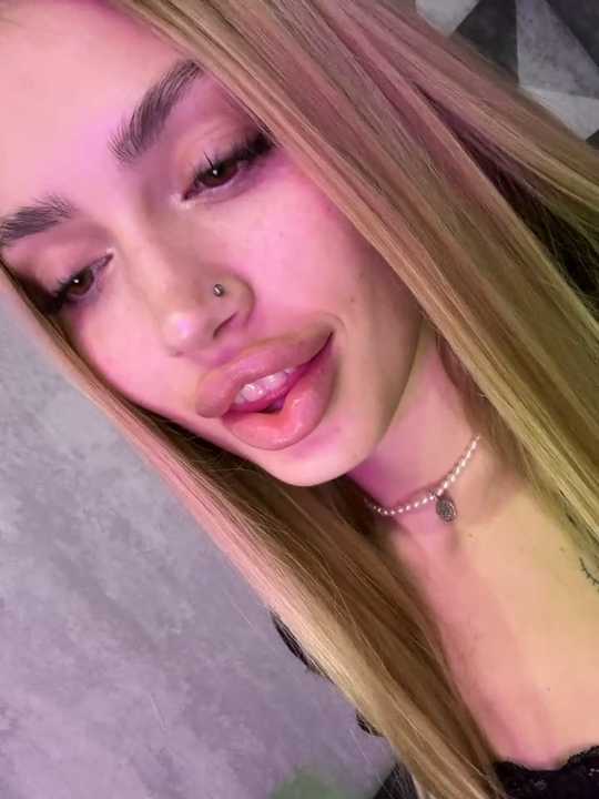 Elizabeth_Tay cam recording