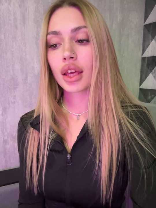 Elizabeth_Tay cam recording