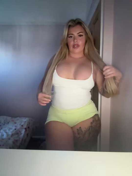 Ellemonroe Stripchat recording – Oct 19, 2026