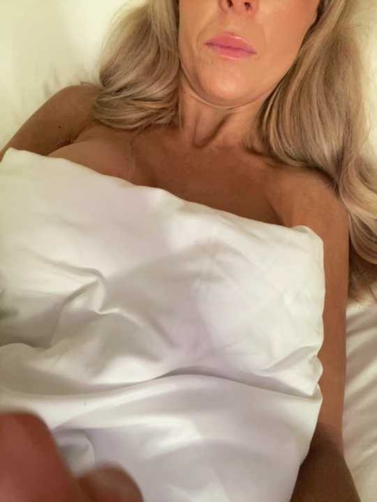EllieAfterDark89 cam recording