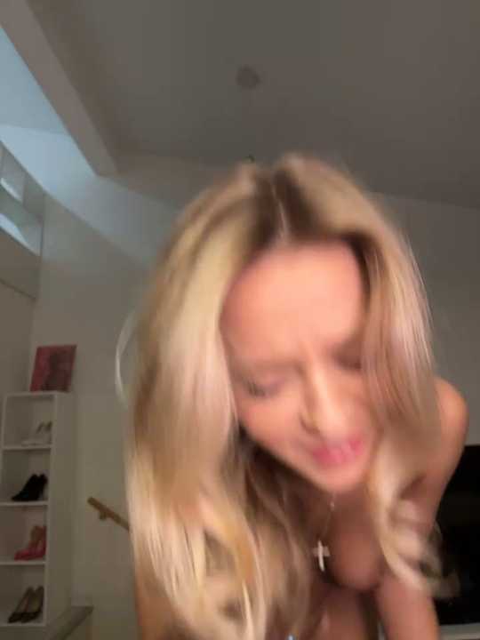 Emeli_Blur cam recording