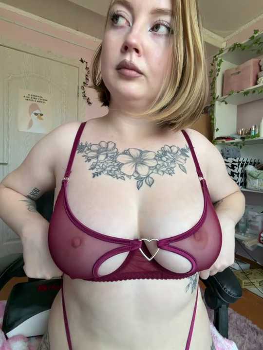 EmmySuiyugh Stripchat recording – Oct 19, 2026
