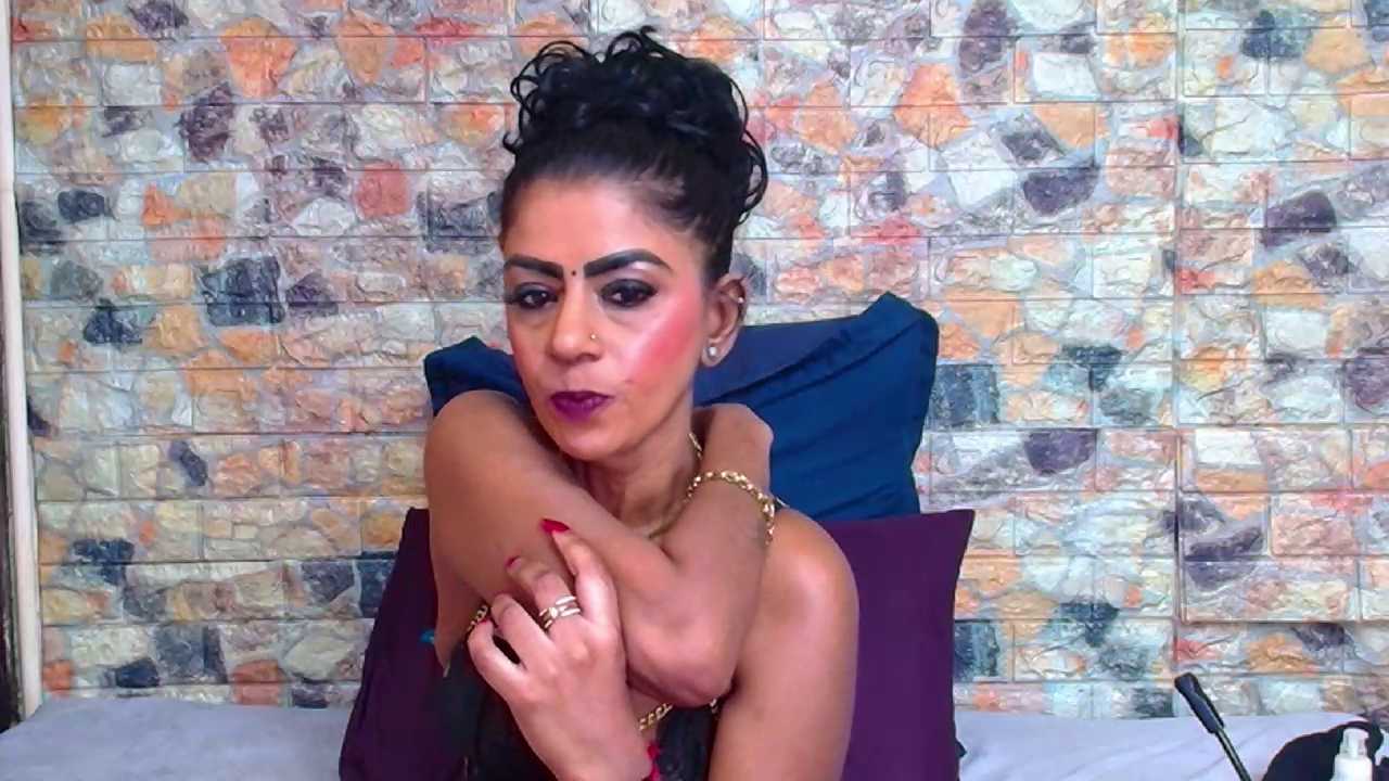 EroticSexyStripper cam recording